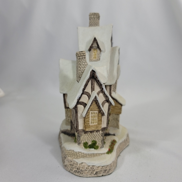 David Winter Cottage - 1991 Fred's Home - Picture 8 of 15